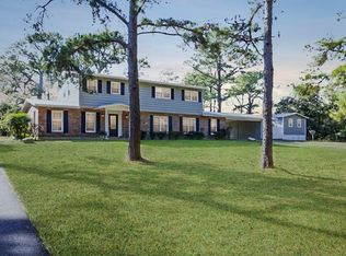 303 Admiral Semmes Ave, Dauphin Island, AL 36528