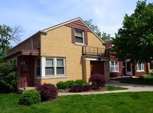 10213 S Sawyer Ave, Evergreen Park, IL 60805