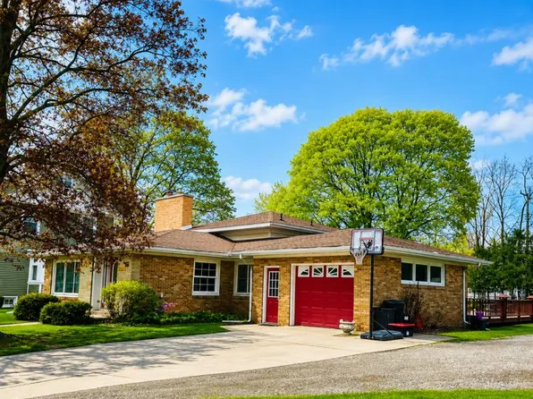 211 W Huron Ave, Bad Axe, MI 48413