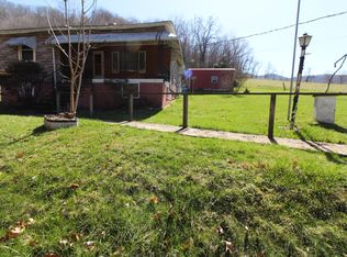 306 Honaker Rd, Sandstone, WV 25985