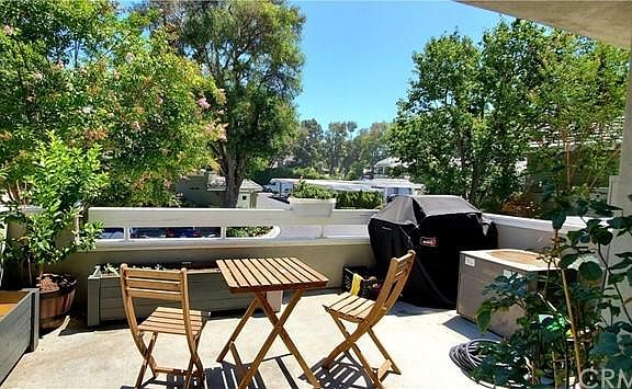 5th image of 23949 Arroyo Park Dr
