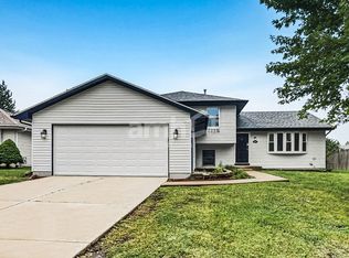 6917 Monmouth Dr, Joliet, IL 60431