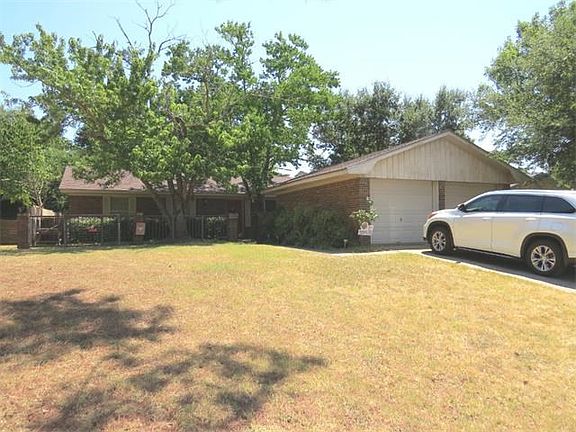 2nd image of 306 Bounds Ave