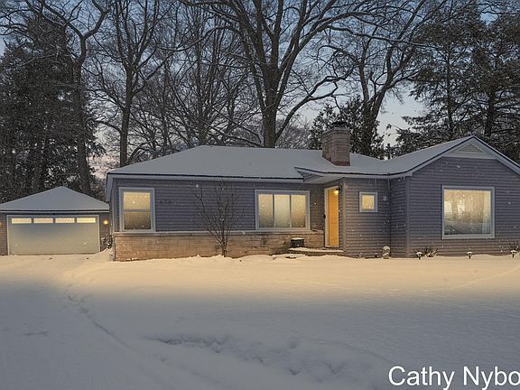 2nd image of 676 Cambridge Dr