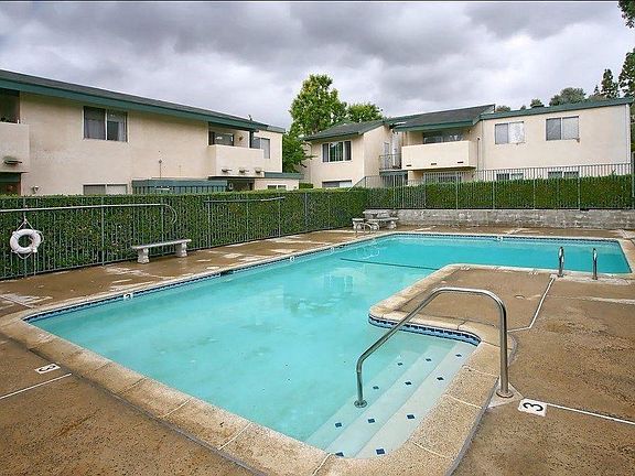 3rd image of 10636 Woodley Ave Unit 28