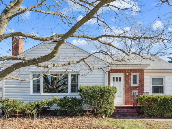 414 S Henry St, Geneseo, IL 61254