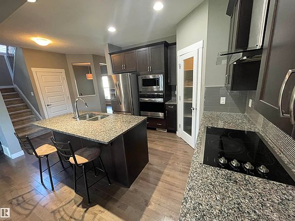 5th image of 110 Meadowland Way
