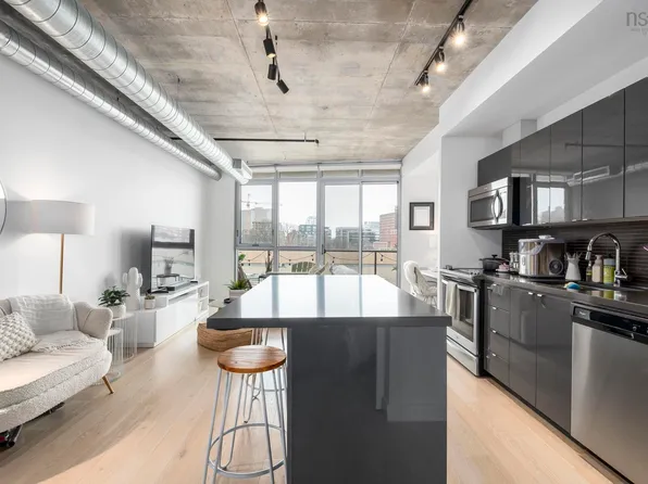 1065 Barrington St #504, Halifax, NS B3H 0B7