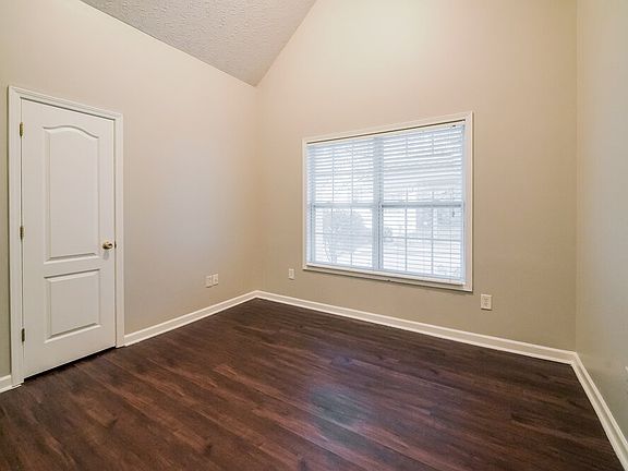 3rd image of 31 Harpers Farm Dr