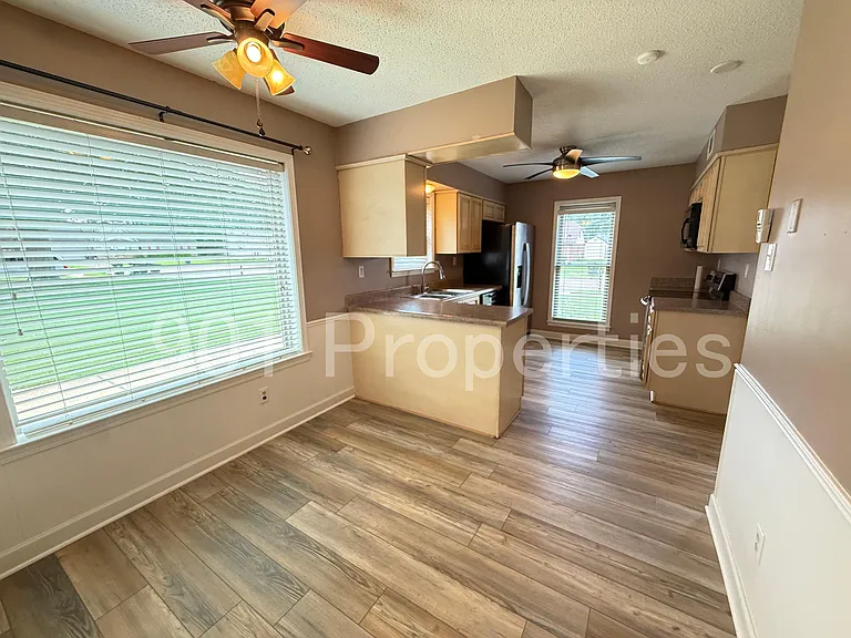 3016 Ingleside Dr — Photo 6