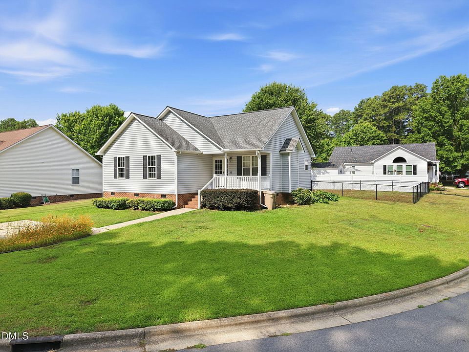 1st image of 117 Dullis Cir