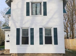 31 Church St, Phelps, NY 14532
