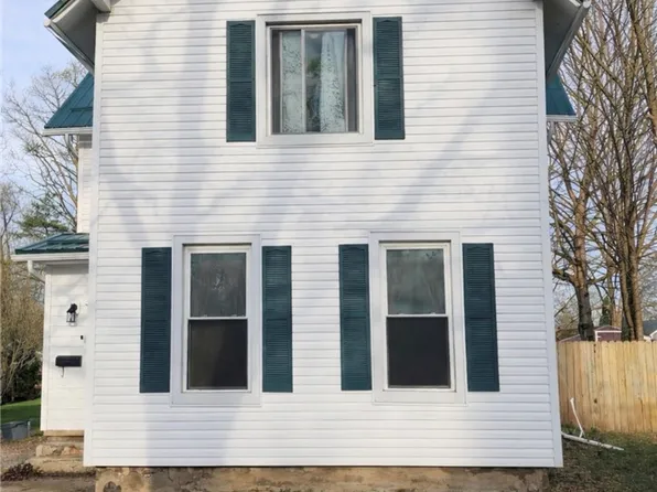 31 Church St, Phelps, NY 14532