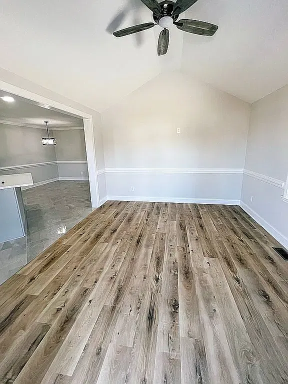 3 bed, 985 sqft, $1,650 — Photo 3