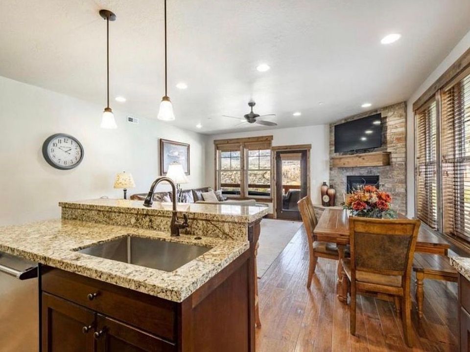 1st image of 9855 N Vista Dr Unit 102