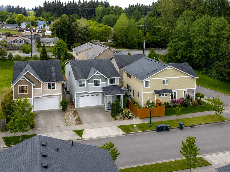 3205 Garnet St SE — Photo 2