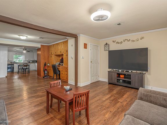 4th image of 1016 James St