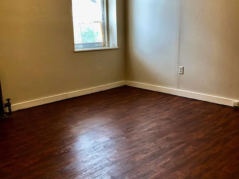 430 Atwood St — Photo 9