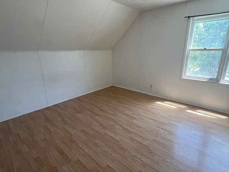 412 S Peach Ave — Photo 19