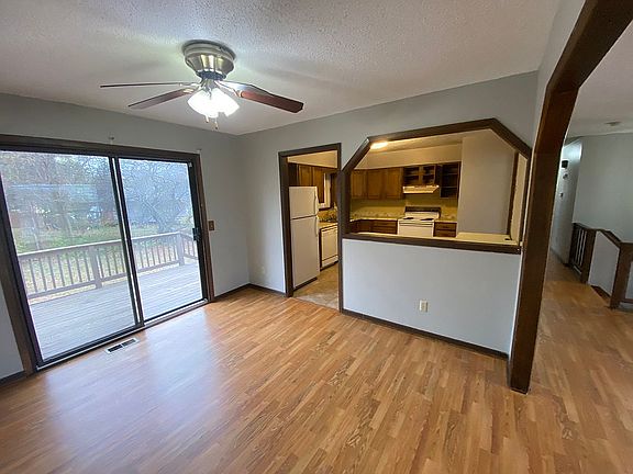 3rd image of 1321 Pearl Dr