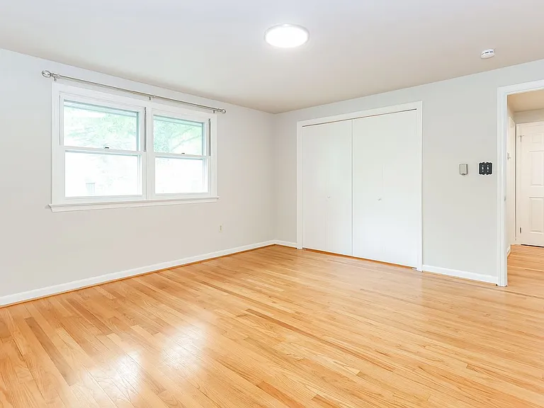 934 Village Rd — Photo 13