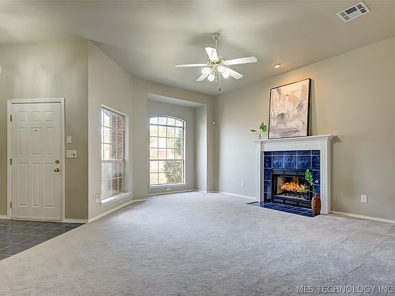 3rd image of 3009 W Madison St
