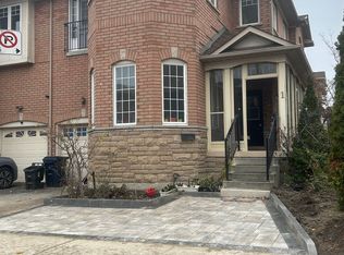 1 Seton Park Rd, Toronto, ON M3C3Z7