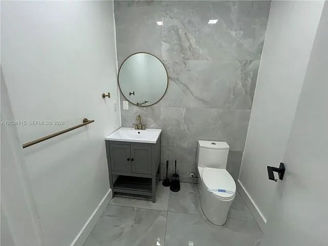 1060 Tyler St — Photo 10