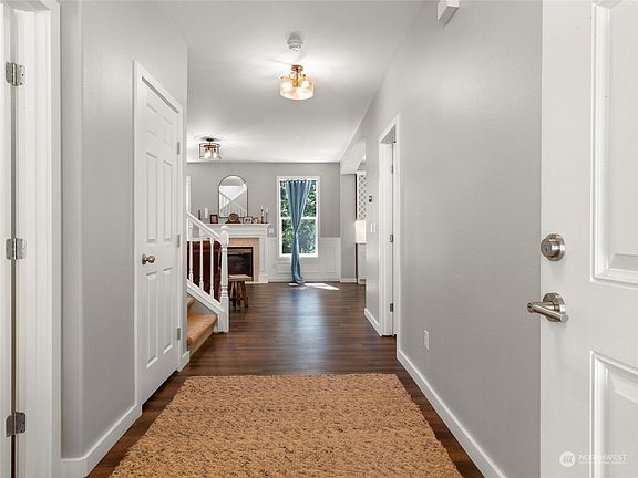 4th image of 19018 63rd Street E