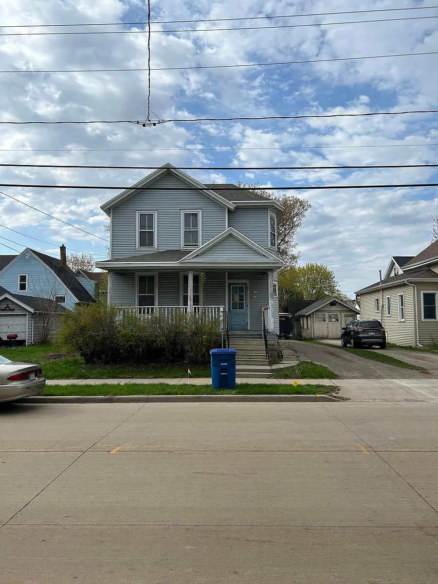 Building Photo - 713 E Parkway Ave #A
