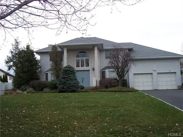 16 Martino Way, Pomona, NY 10970