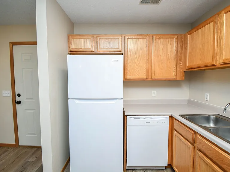 1422 E Redwood Blvd — Photo 12