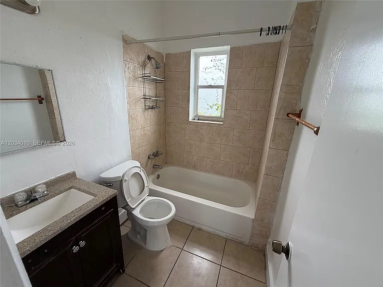 1579 NW 68th St #B — Photo 7