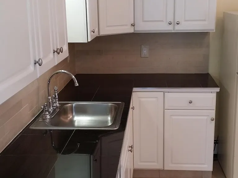 209 Sheridan St #3 — Photo 6