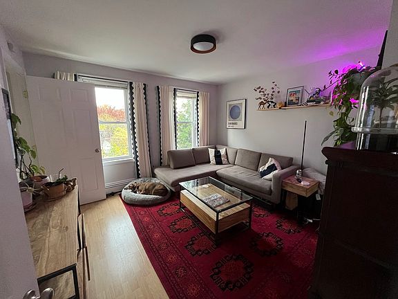 5th image of 85 1/2 Winter St APT 2