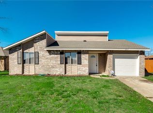 6913 Colgate Ln, Rowlett, TX 75088