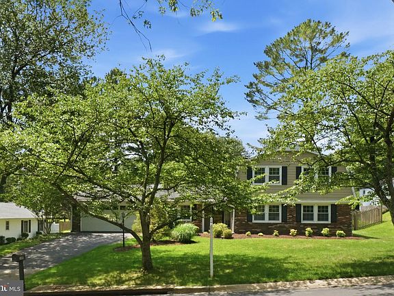2nd image of 14005 Bethpage Ln