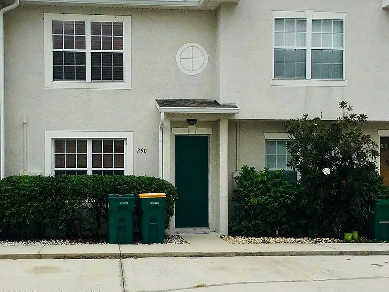 290 Marion Pl — Photo 1