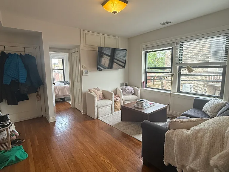 3443 N Lakewood Ave #2 — Photo 2