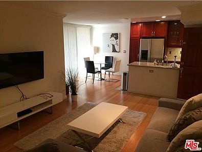3rd image of 1154 S Barrington Ave APT 210