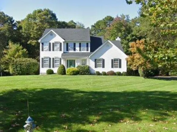 16 Goldfinch Rd, Jackson, NJ 08527