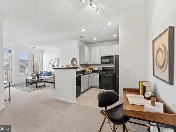 2055 26th St S #5-310, Arlington, VA 22206