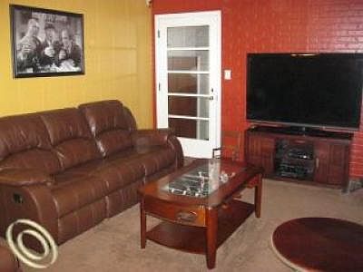 4th image of 20340 Newman Dr