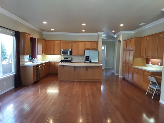 2nd image of 455 Arden Ave