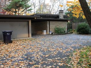 3070 Blackthorn Rd, Riverwoods, IL 60015