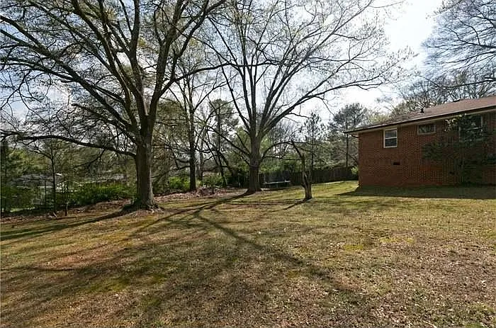 992 Shirley St SE — Photo 8