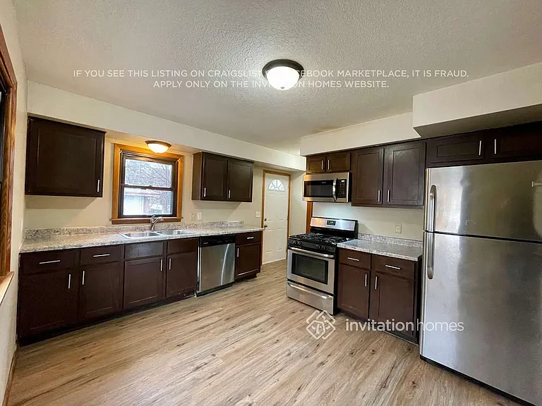6680 Anoka St NE — Photo 3