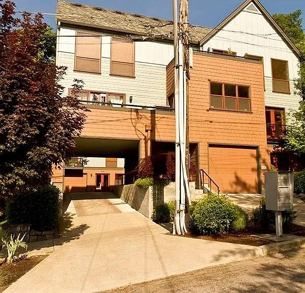 5041 SW View Point Ter — Photo 1