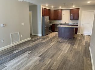 40 Ames Ave APT 202, Canton, MA 02021