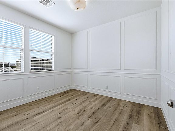 21-10260 Western Pine Ave_10222025